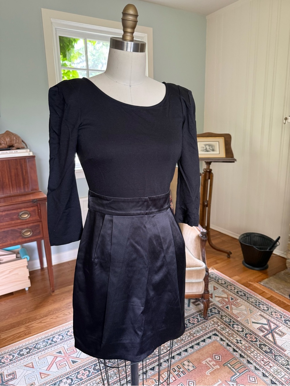 BCBG Dress with Puff Sleeves and hidden pockets